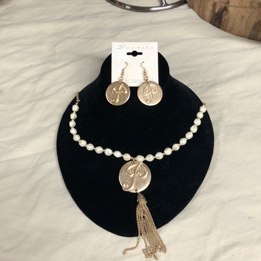 Nwt Gold Tone Initial P
